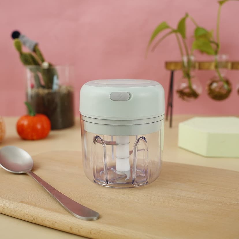 Electric Mini Garlic Chopper Mini Chopper Food Processor Food Blender for Chop Onion Ginger Vegetable Pepper Spice Meat Baby Food (250ml)