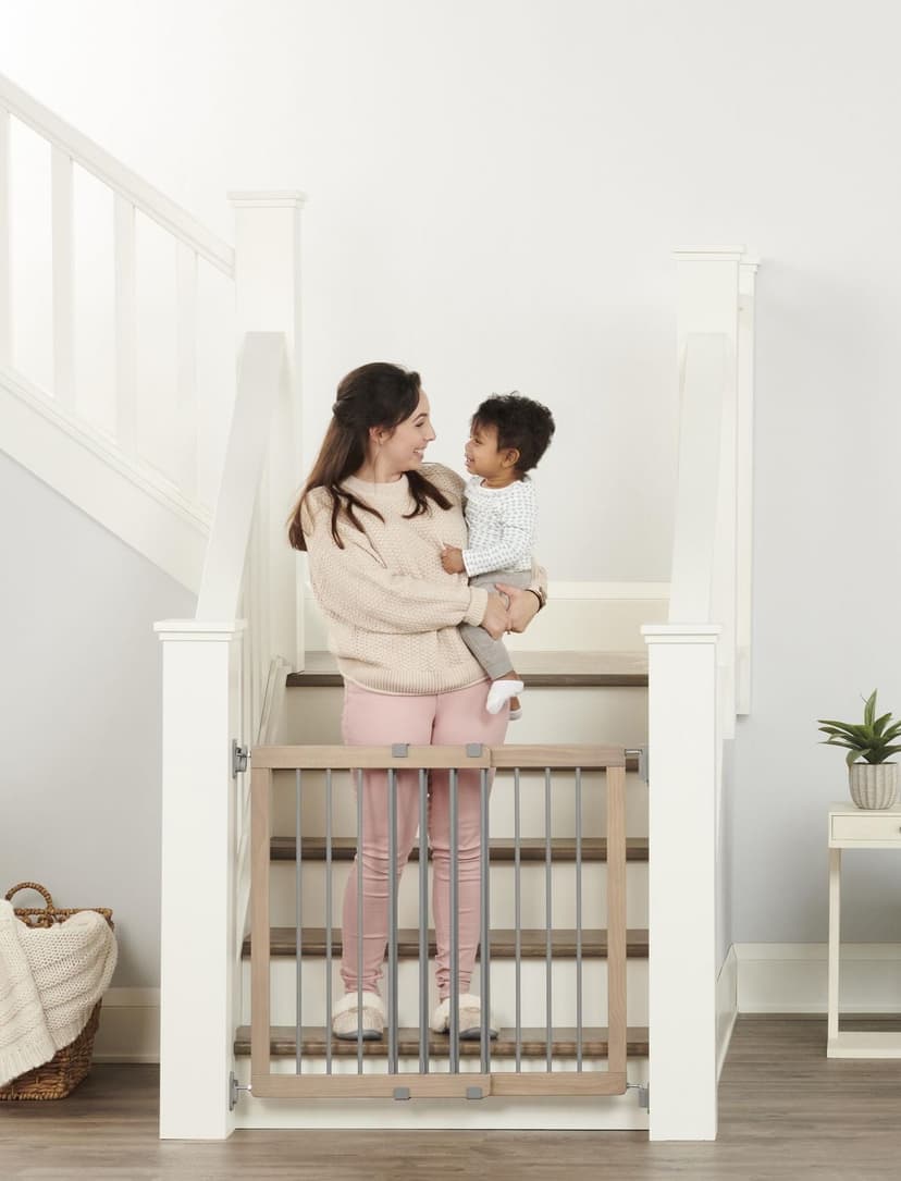 Regalo Wooden Stairway Gate