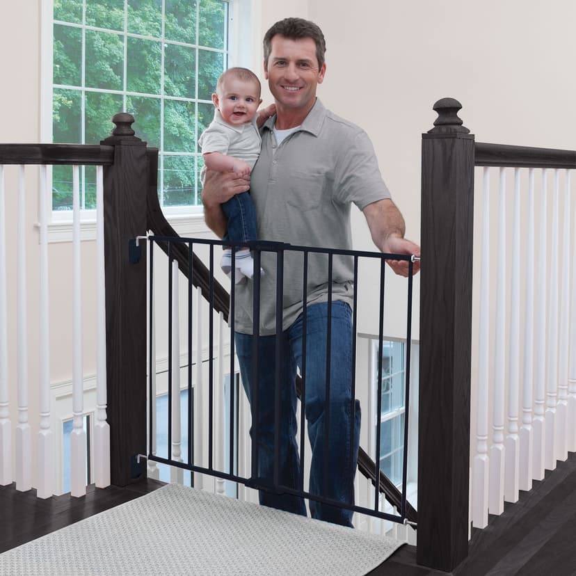 B6Safety 1st Top of Stairs Expanding Metal Gate