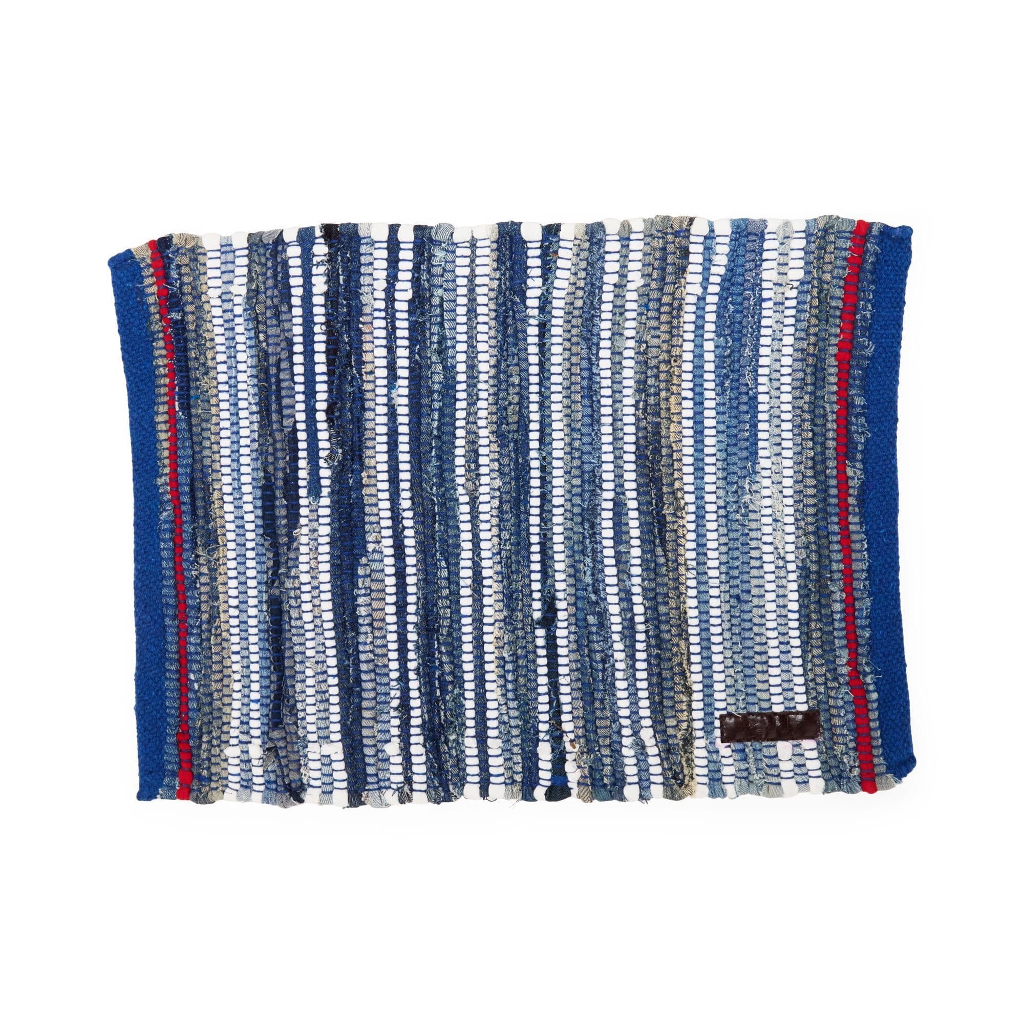 Reddy Woven Pet Placemat with Non-Slip Bottom, 14x20-in