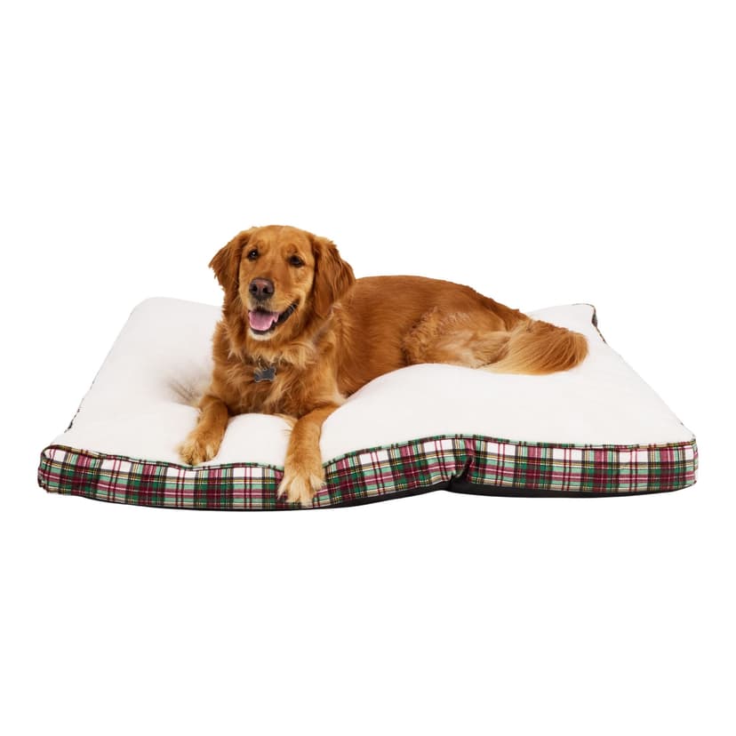 Petco Merry Makings 32x42-in Christmas Plaid Deluxe Pet Bed