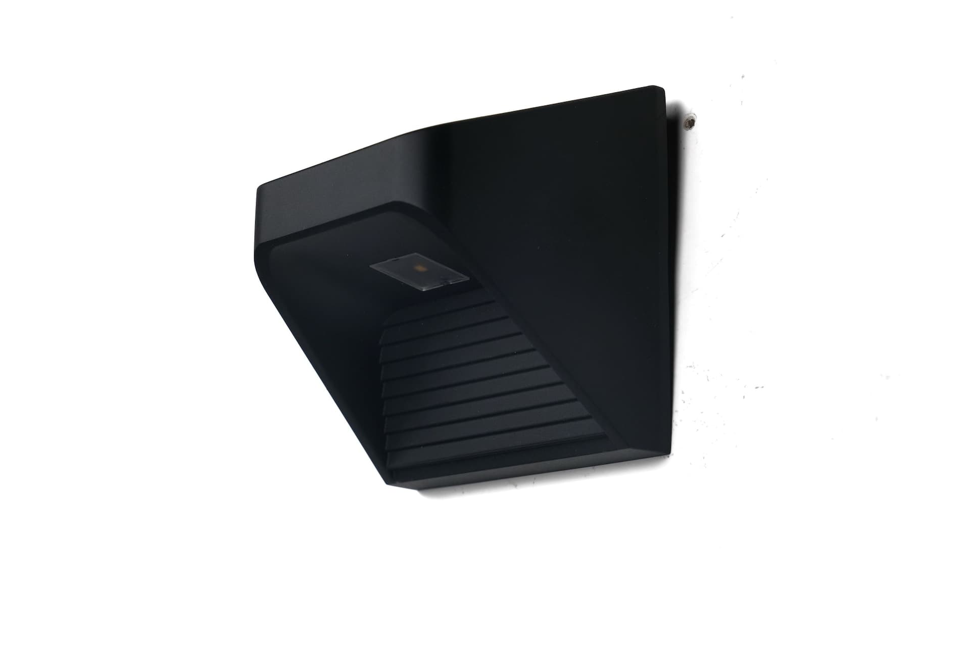 NOMA Outdoor Solar-Powered Wall Light, 4-pk