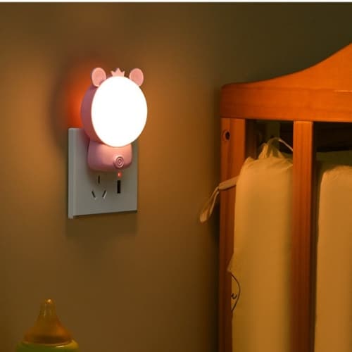Plug-in LED Bear Night Light, 2 Color Temperatures, Soft Eye-Care Lamp for Baby Feeding & Kids Room